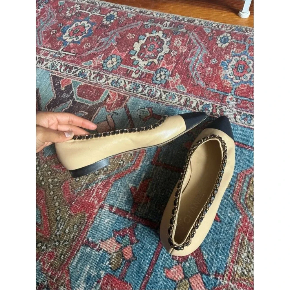 CHANEL chain detail CC logo CC Charm cap toe pointed flats shoes 36.5